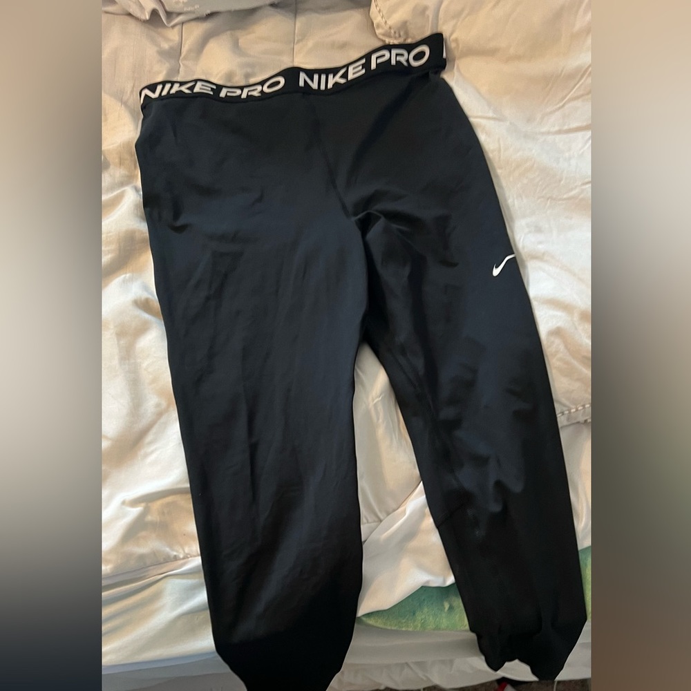 Black Nike pro leggings